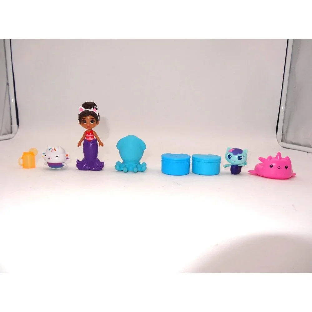 Gabby’s Dollhouse Purr-ific Pool Gabby's Dollhouse Cakey’s Fruit Smoothie Balcon